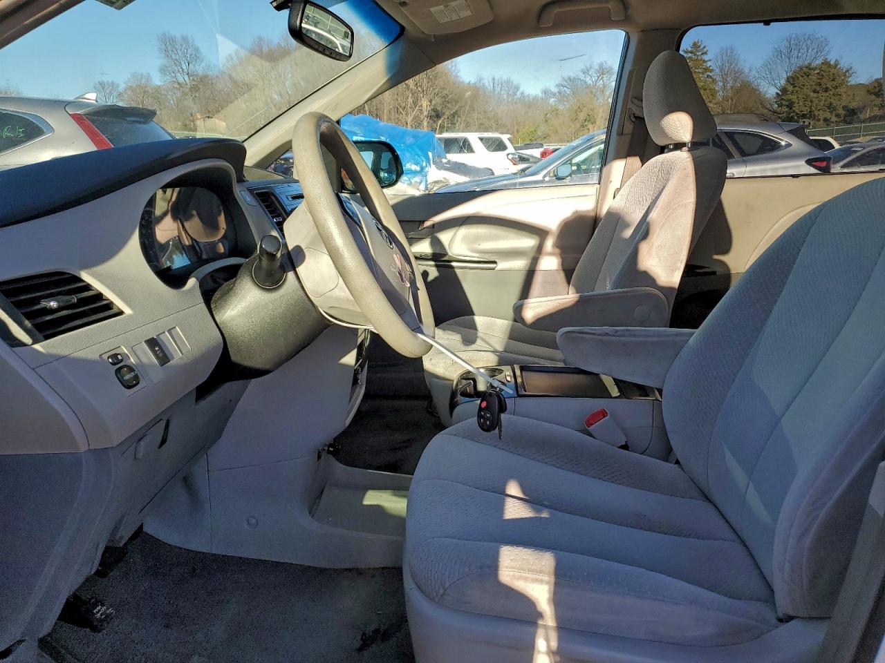 2011 Toyota Sienna Le VIN: 5TDKK3DCXBS109249 Lot: 94274335