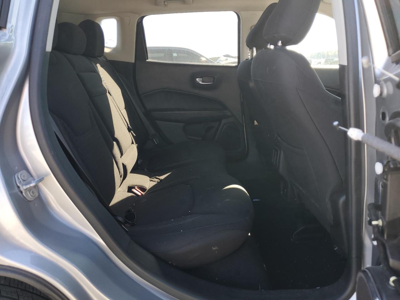 2018 Jeep Compass Sport VIN: 3C4NJCAB8JT502683 Lot: 92167345