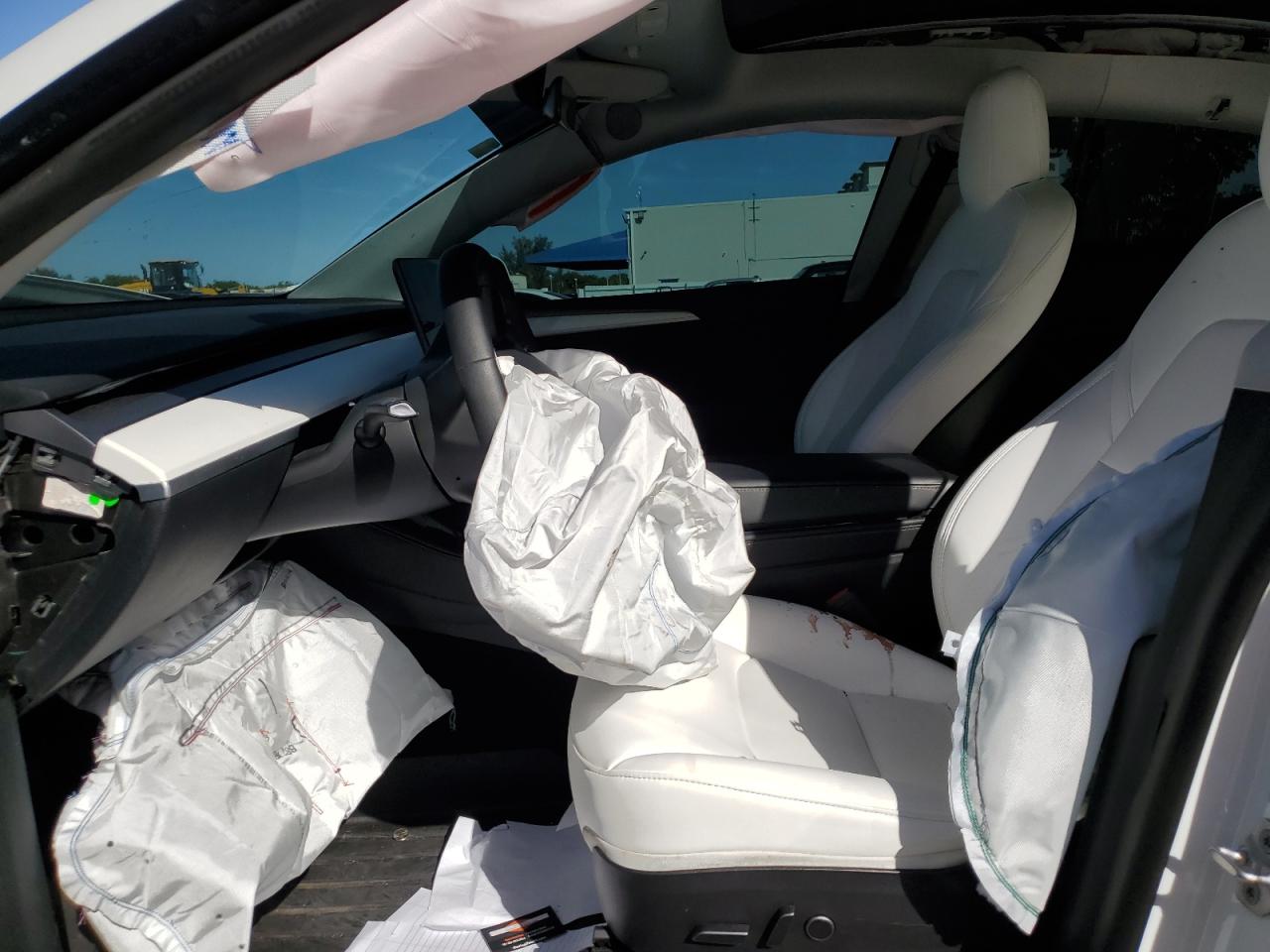 2022 Tesla Model Y VIN: 7SAYGDEF6NF530102 Lot: 92348845