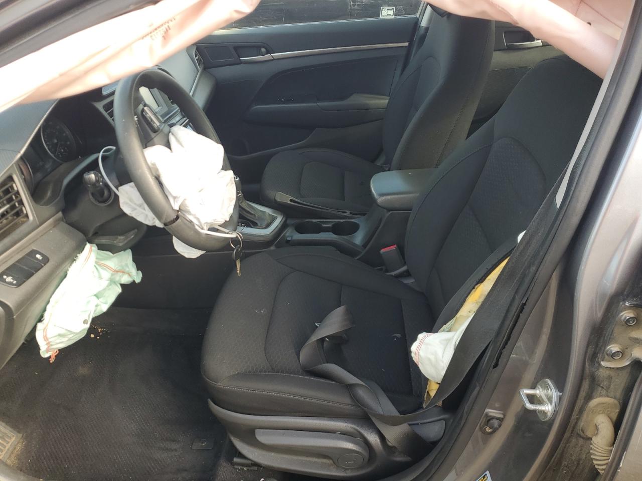 2019 Hyundai Elantra Se VIN: KMHD74LF5KU833756 Lot: 92867405