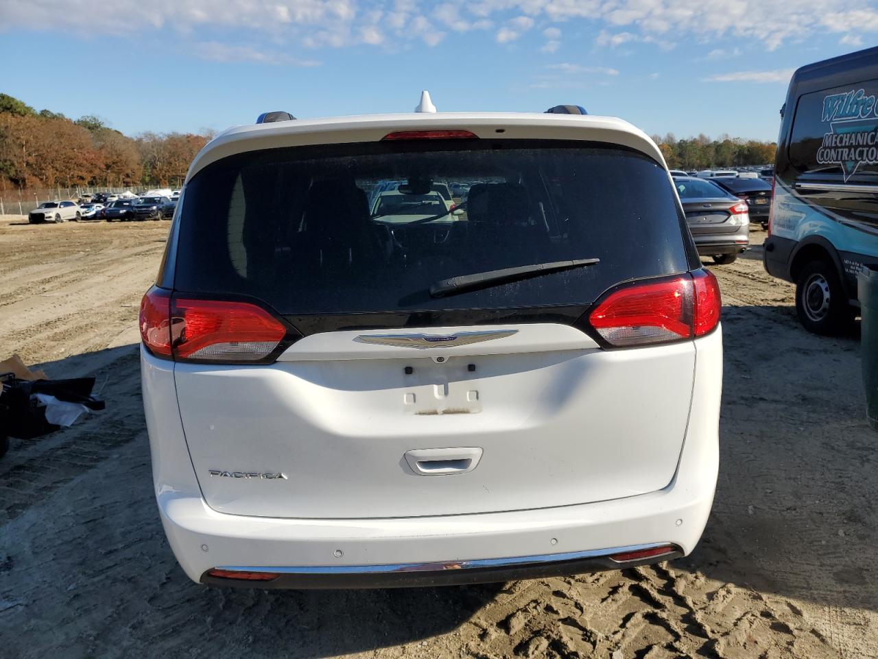 2019 Chrysler Pacifica Touring L Plus VIN: 2C4RC1EGXKR588668 Lot: 92233115