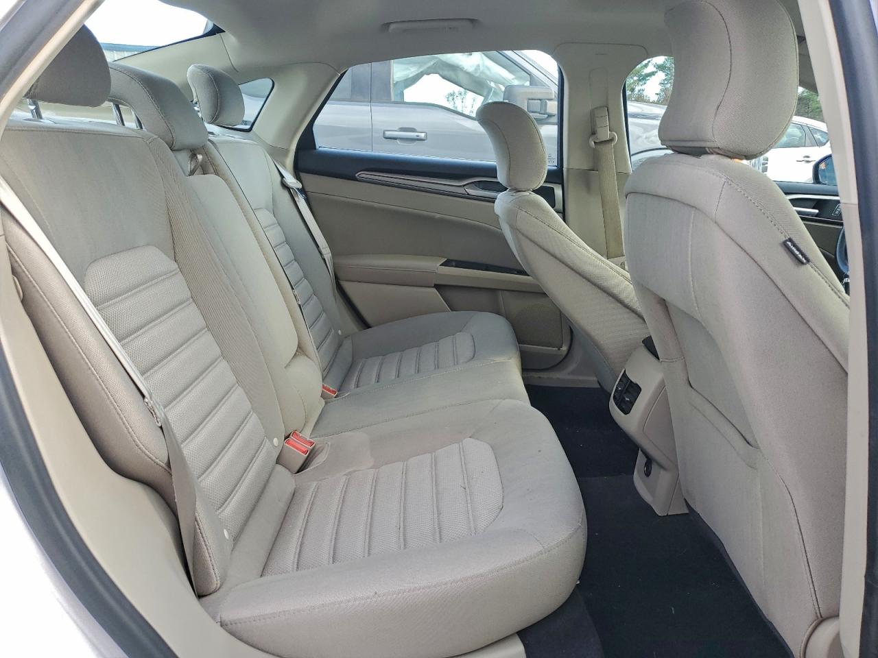 2019 Ford Fusion Se VIN: 3FA6P0LU6KR162812 Lot: 94360375