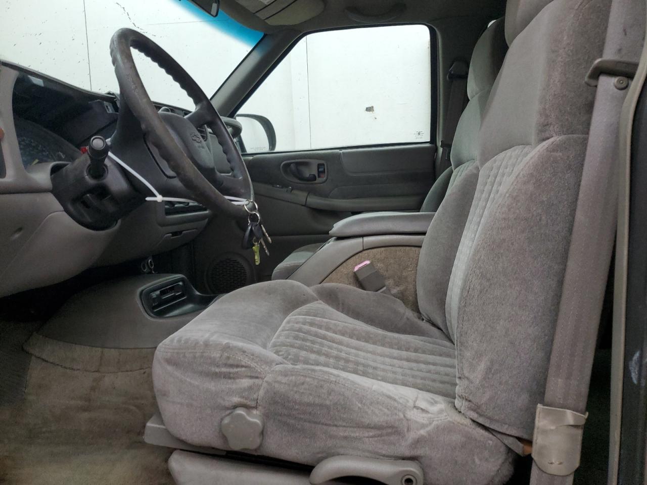 2001 Chevrolet Blazer VIN: 1GNCS13W012192515 Lot: 91432095