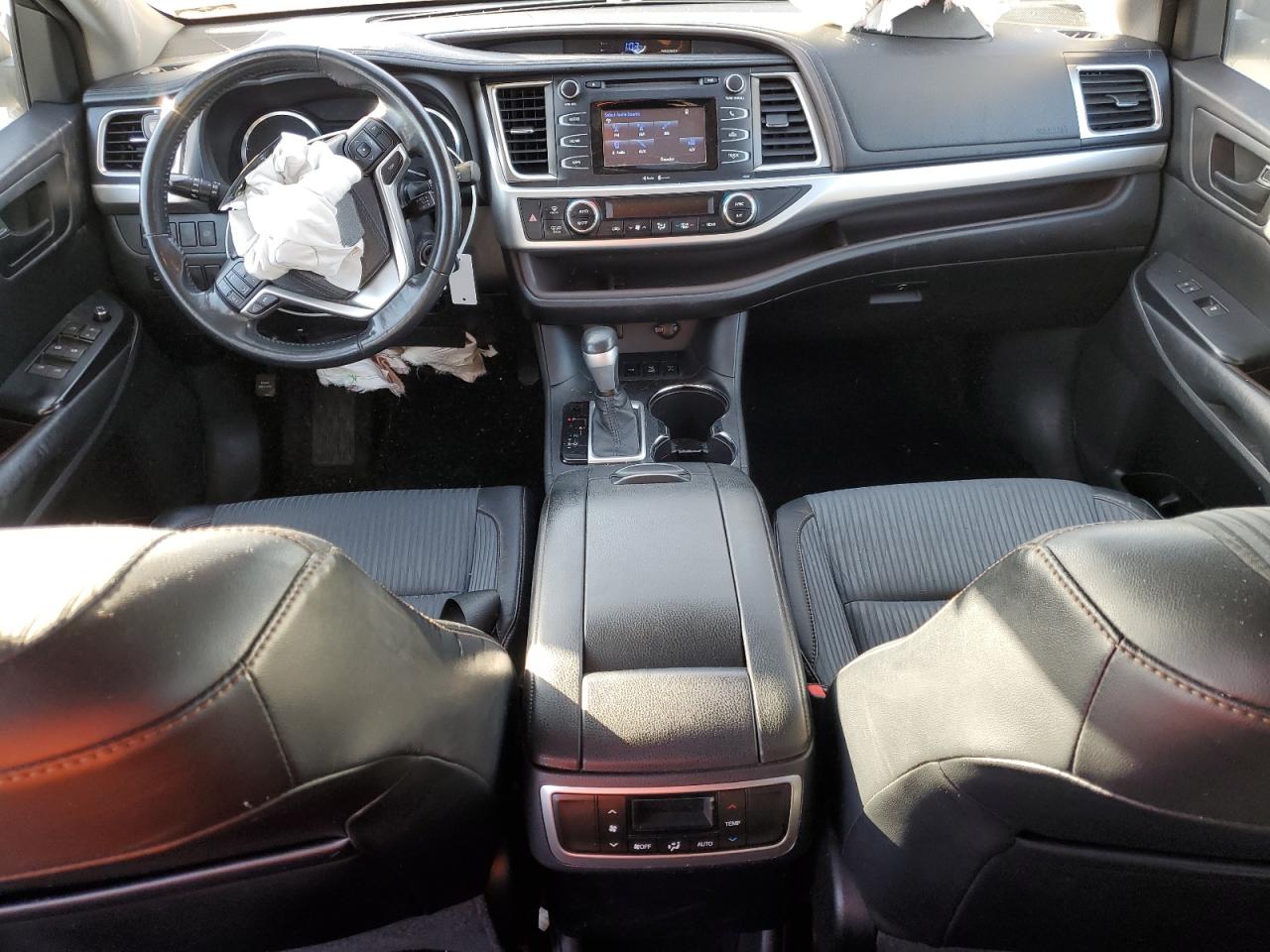 2015 Toyota Highlander Le VIN: 5TDBKRFH6FS154044 Lot: 92873045