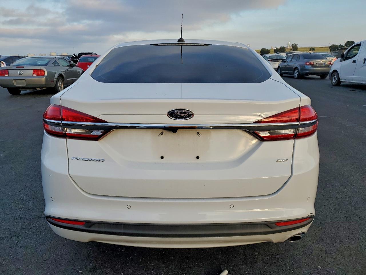 2017 Ford Fusion Se VIN: 3FA6P0H72HR151303 Lot: 94136965