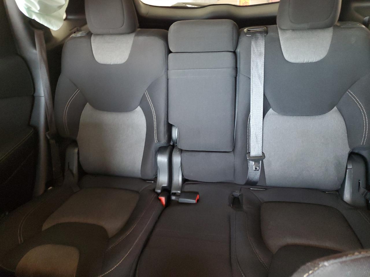 2018 Jeep Cherokee Latitude VIN: 1C4PJLCB3JD518303 Lot: 92370565