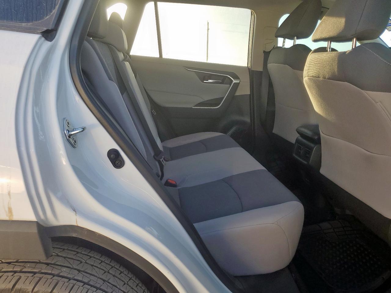 2022 Toyota Rav4 Xle VIN: 2T3W1RFV8NW187117 Lot: 92013685