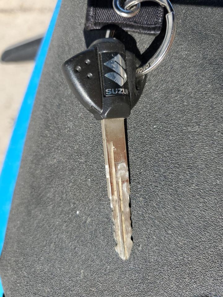 2024 Suzuki Gsx800 R VIN: JS1EM11B0R7100081 Lot: 92261055