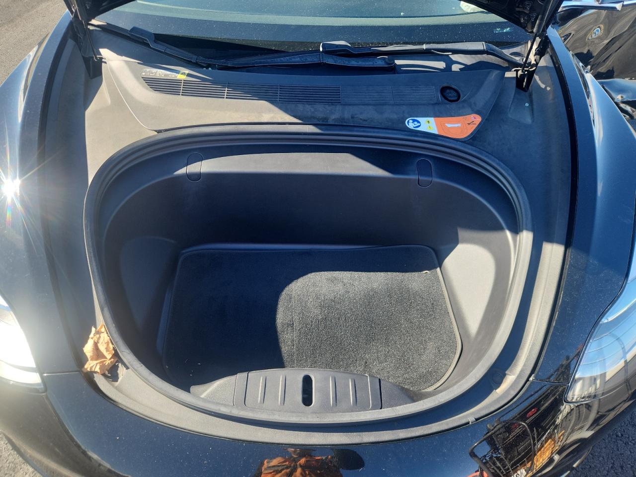 2018 Tesla Model 3 VIN: 5YJ3E1EA3JF010692 Lot: 91923245