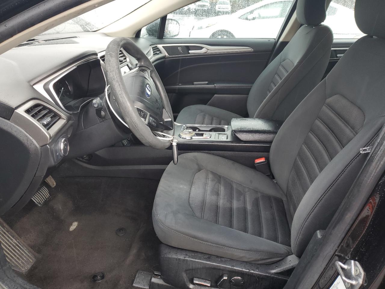 2019 Ford Fusion Se VIN: 3FA6P0LU9KR151805 Lot: 92947125