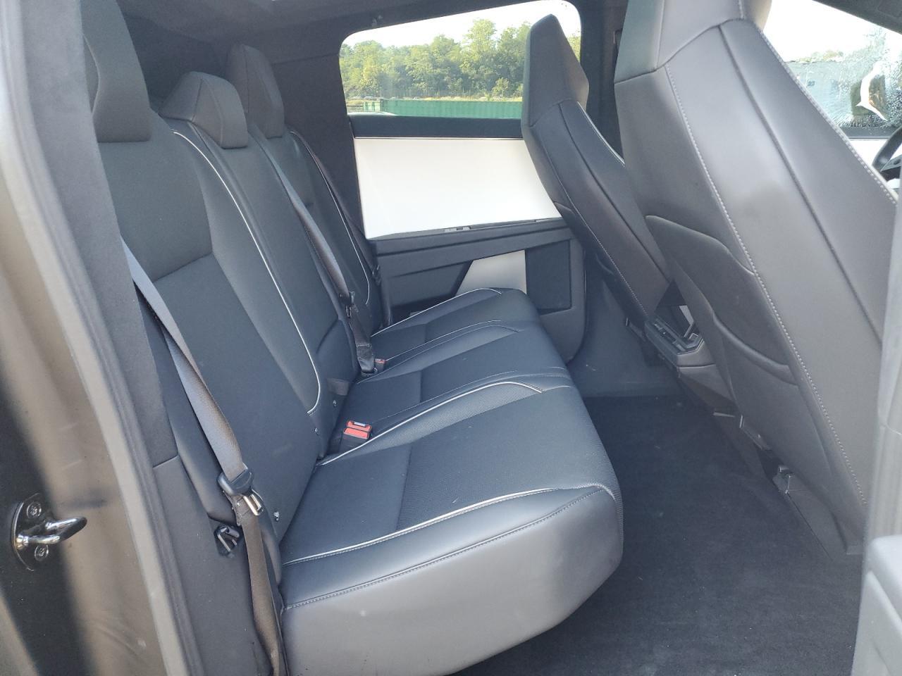 2024 Tesla Cybertruck VIN: 7G2CEHEE8RA017252 Lot: 91887575