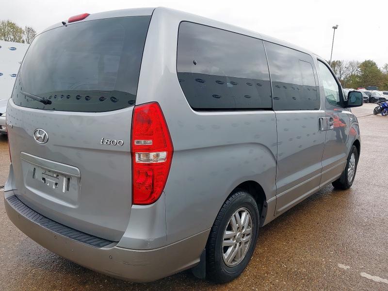 2017 HYUNDAI I800 2.5 CRDI SE 5DR AUTO