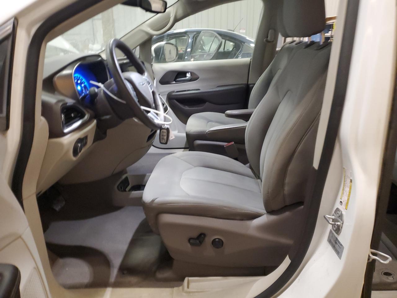 2017 Chrysler Pacifica Lx VIN: 2C4RC1CGXHR599195 Lot: 92471505