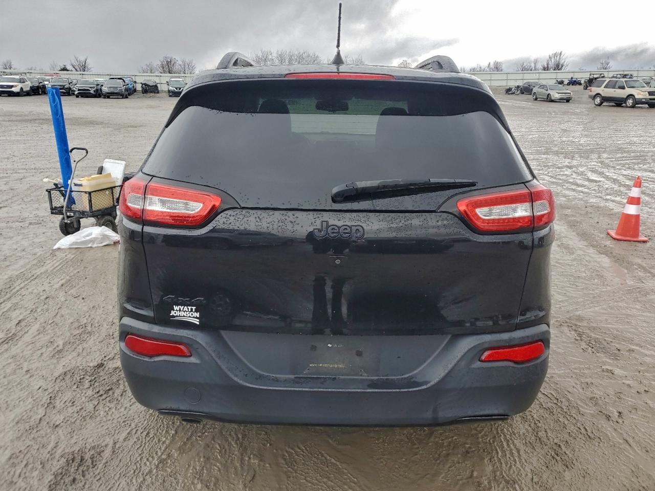 2017 Jeep Cherokee Limited VIN: 1C4PJMDB7HW569161 Lot: 93744425