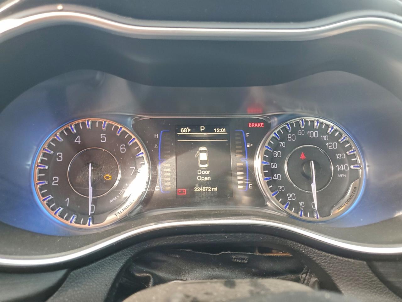 2015 Chrysler 200 Limited VIN: 1C3CCCAB3FN589910 Lot: 94467405