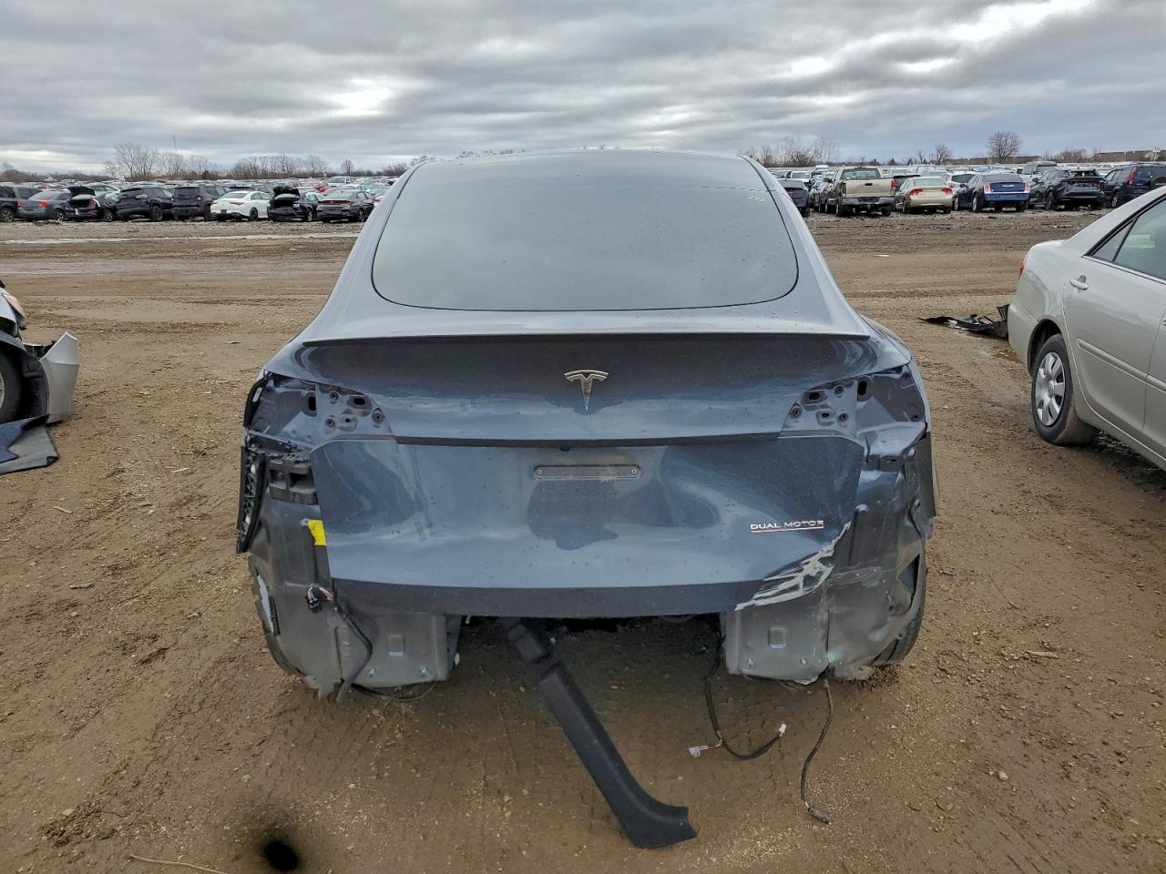 2022 Tesla Model Y VIN: 7SAYGDEF2NF394549 Lot: 94344495