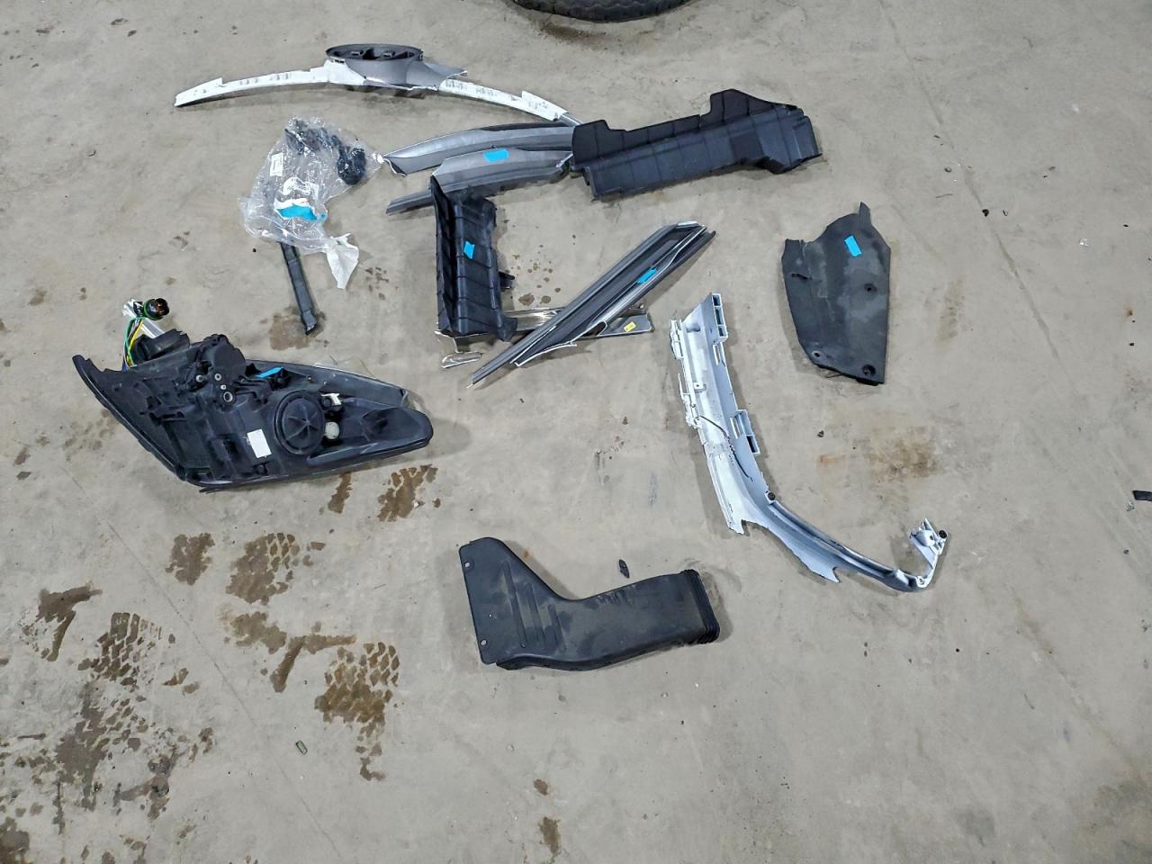 2017 Hyundai Santa Fe Sport VIN: 5NMZUDLB5HH008462 Lot: 94051225