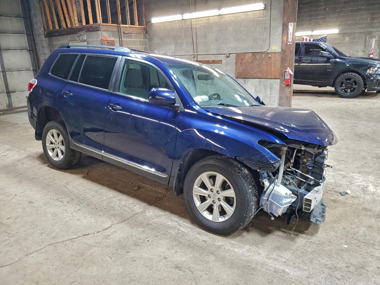 2011 Toyota Highlander Base VIN: 5TDBK3EH3BS083328 Lot: 93815515