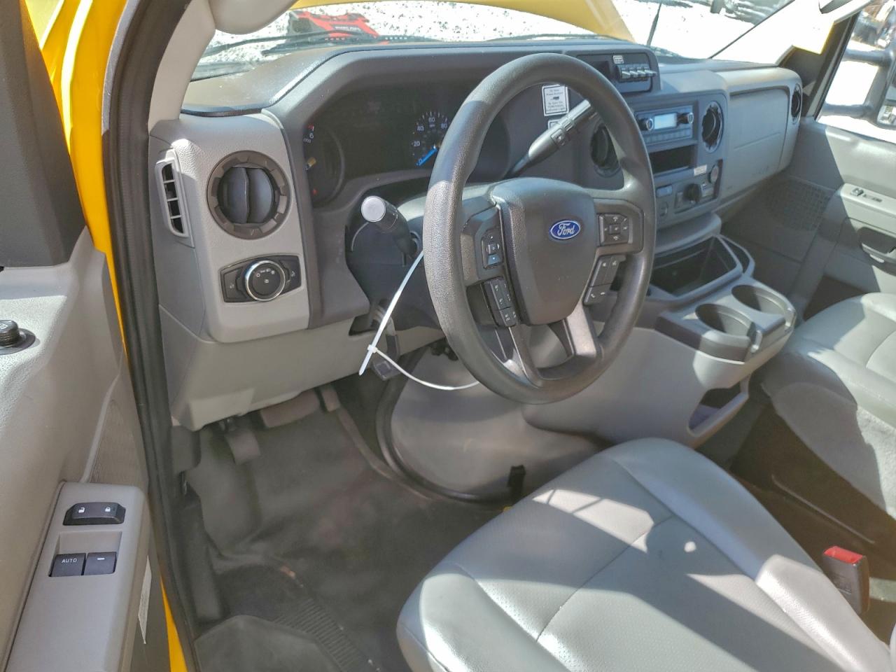 2023 Ford Econoline - Box Truck VIN: 1FDWE3FN3PDD00145 Lot: 94300325