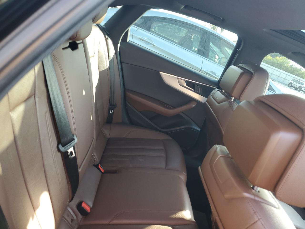 2017 Audi A4 Premium VIN: WAUDNAF47HN053289 Lot: 91177905