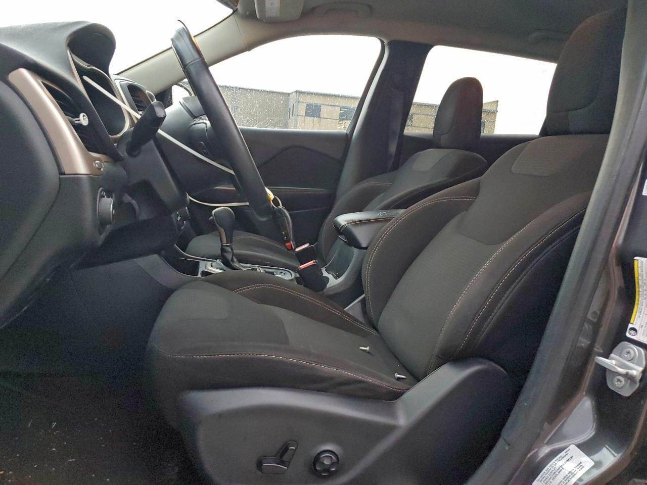 2016 Jeep Cherokee Latitude VIN: 1C4PJLCB5GW212538 Lot: 93678825