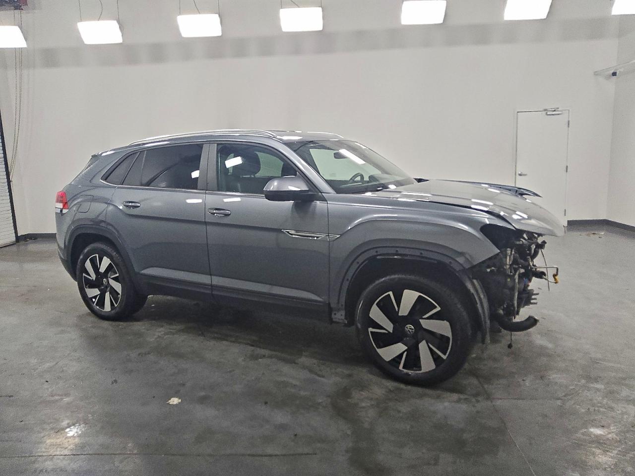 Фото: 1V2HE2CA4SC204398