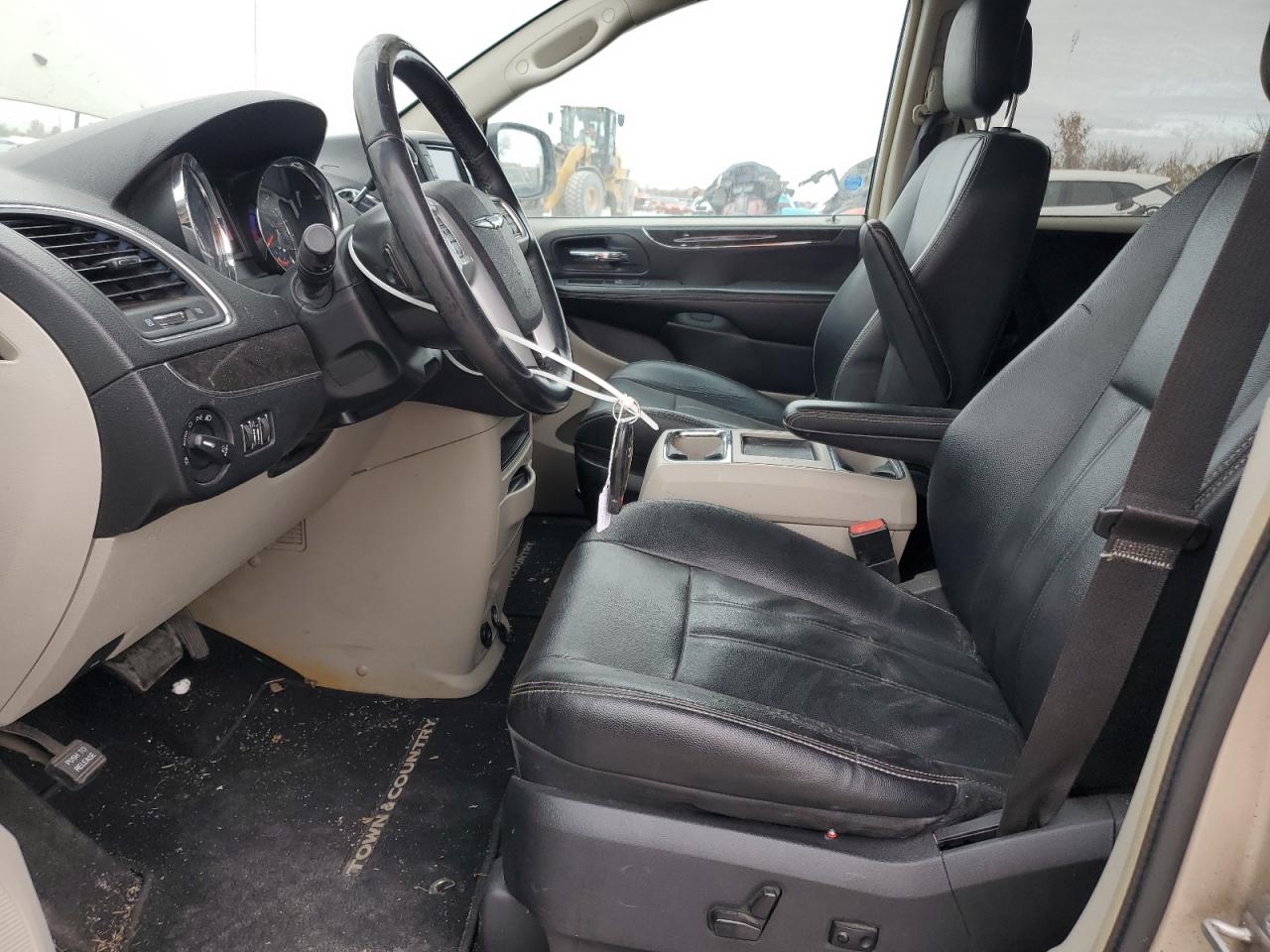 2014 Chrysler Town & Country Touring VIN: 2C4RC1BG7ER255191 Lot: 92596005