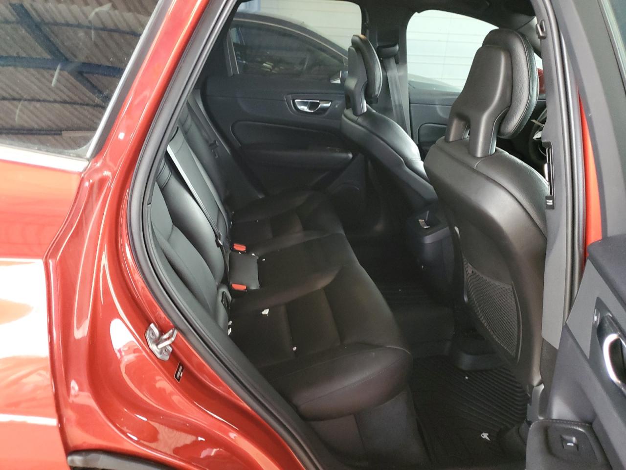 2018 Volvo Xc60 T5 VIN: LYV102RK1JB068834 Lot: 93435735