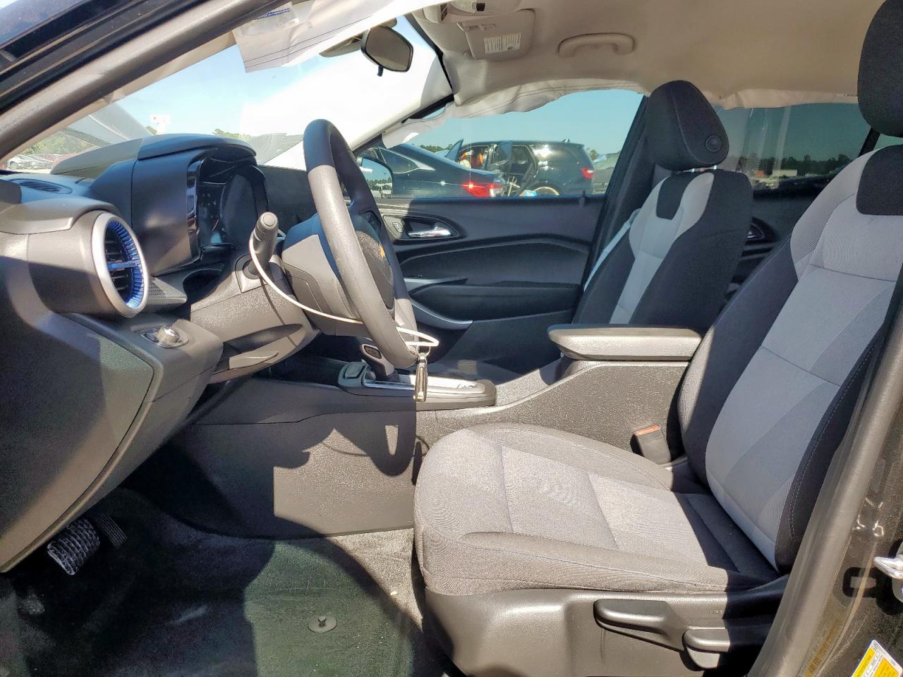 2025 Chevrolet Trax Ls VIN: KL77LFEP4SC003044 Lot: 91653135