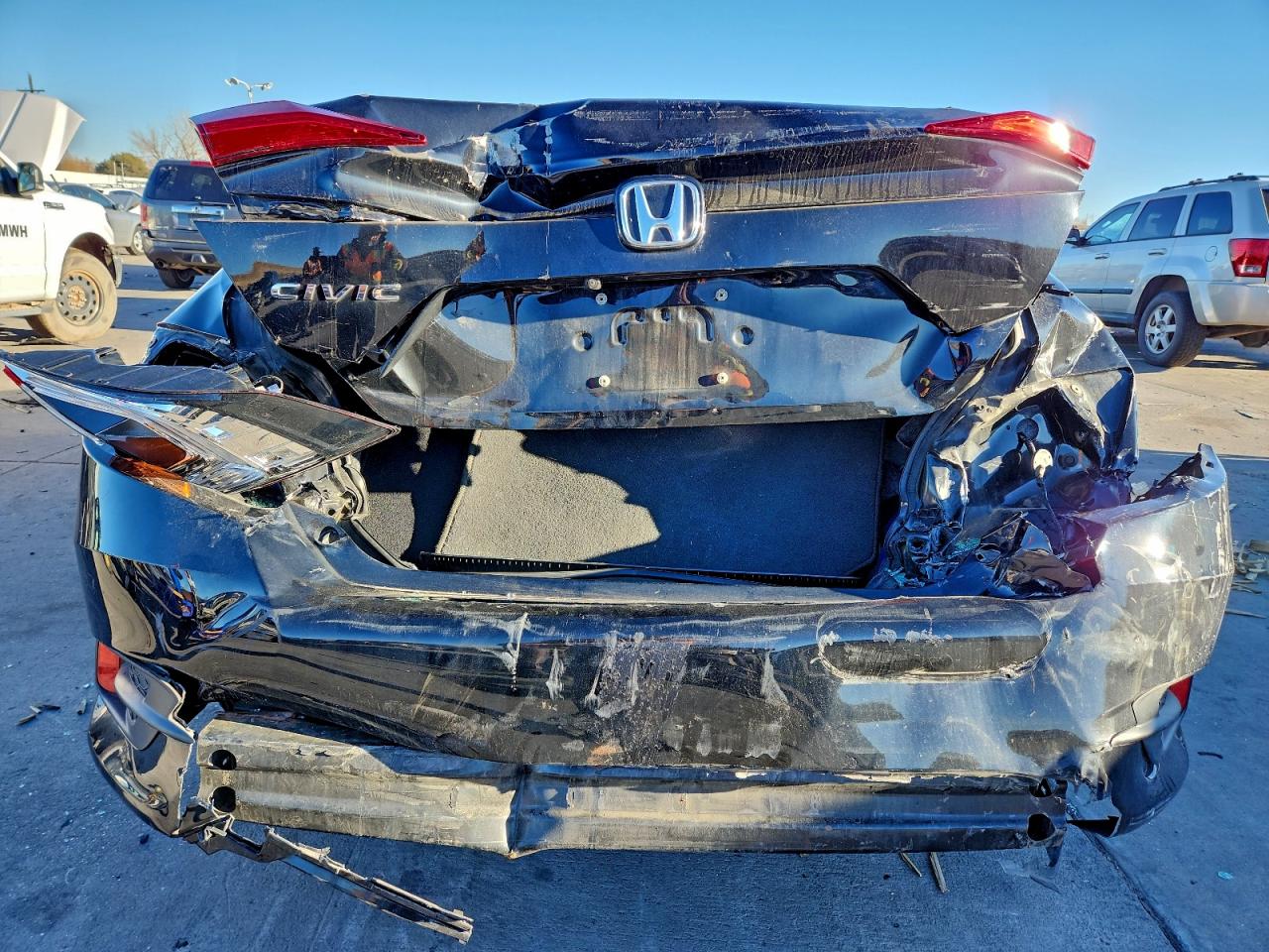 2019 Honda Civic Lx VIN: 2HGFC2F61KH591786 Lot: 94135395