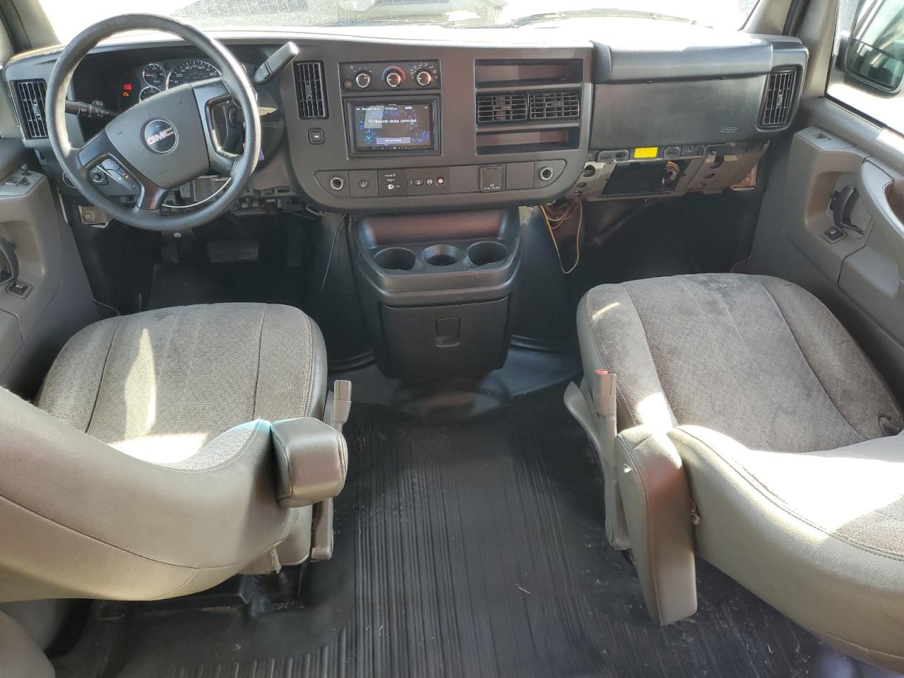 2015 GMC Savana G2500 Lt VIN: 1GKW7RFF1F1138384 Lot: 92312135