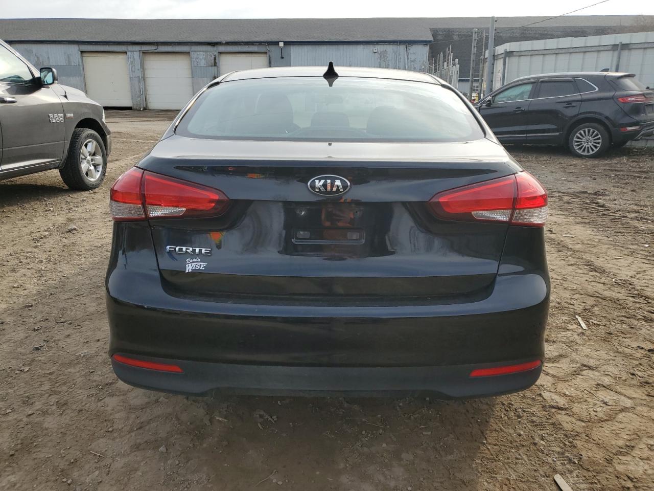 2018 Kia Forte Lx VIN: 3KPFK4A73JE165993 Lot: 93389935