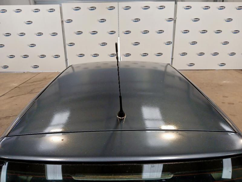 2003 VOLKSWAGEN GOLF 