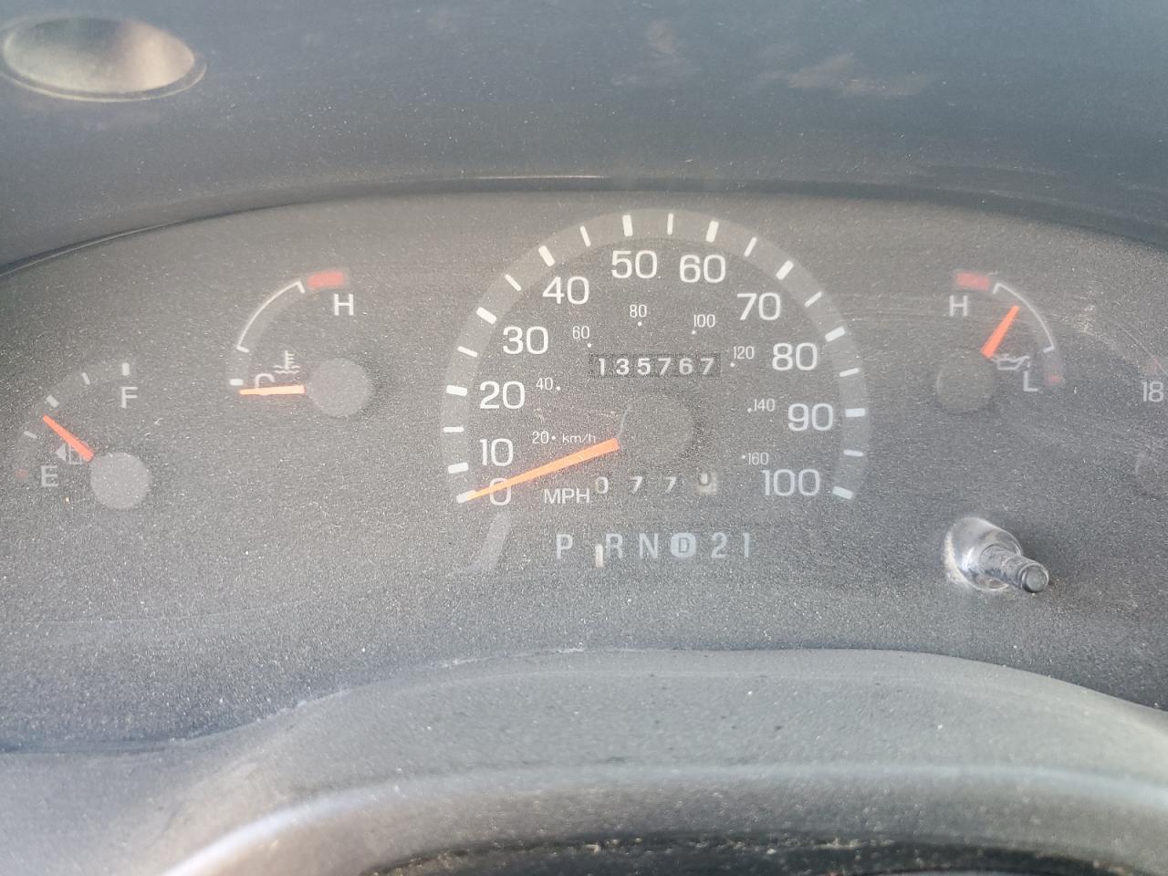 1998 Ford Econoline E350 Super Duty VIN: 1FBSS31L8WHA33551 Lot: 90631325