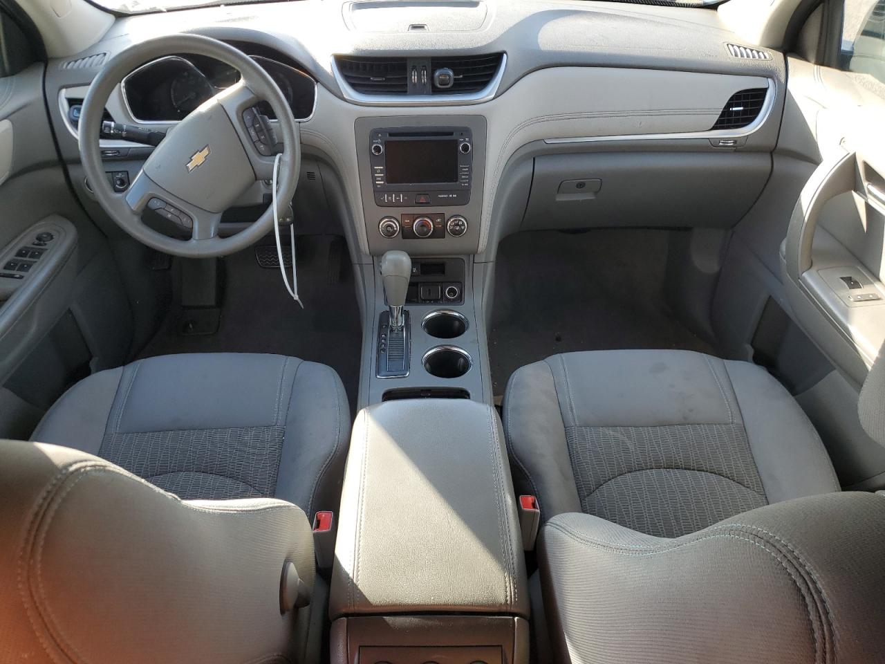 2017 Chevrolet Traverse Ls VIN: 1GNKRFED6HJ351957 Lot: 92702935