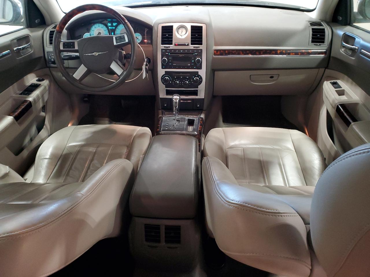 2008 Chrysler 300C VIN: 2C3KA63H28H335881 Lot: 92059005