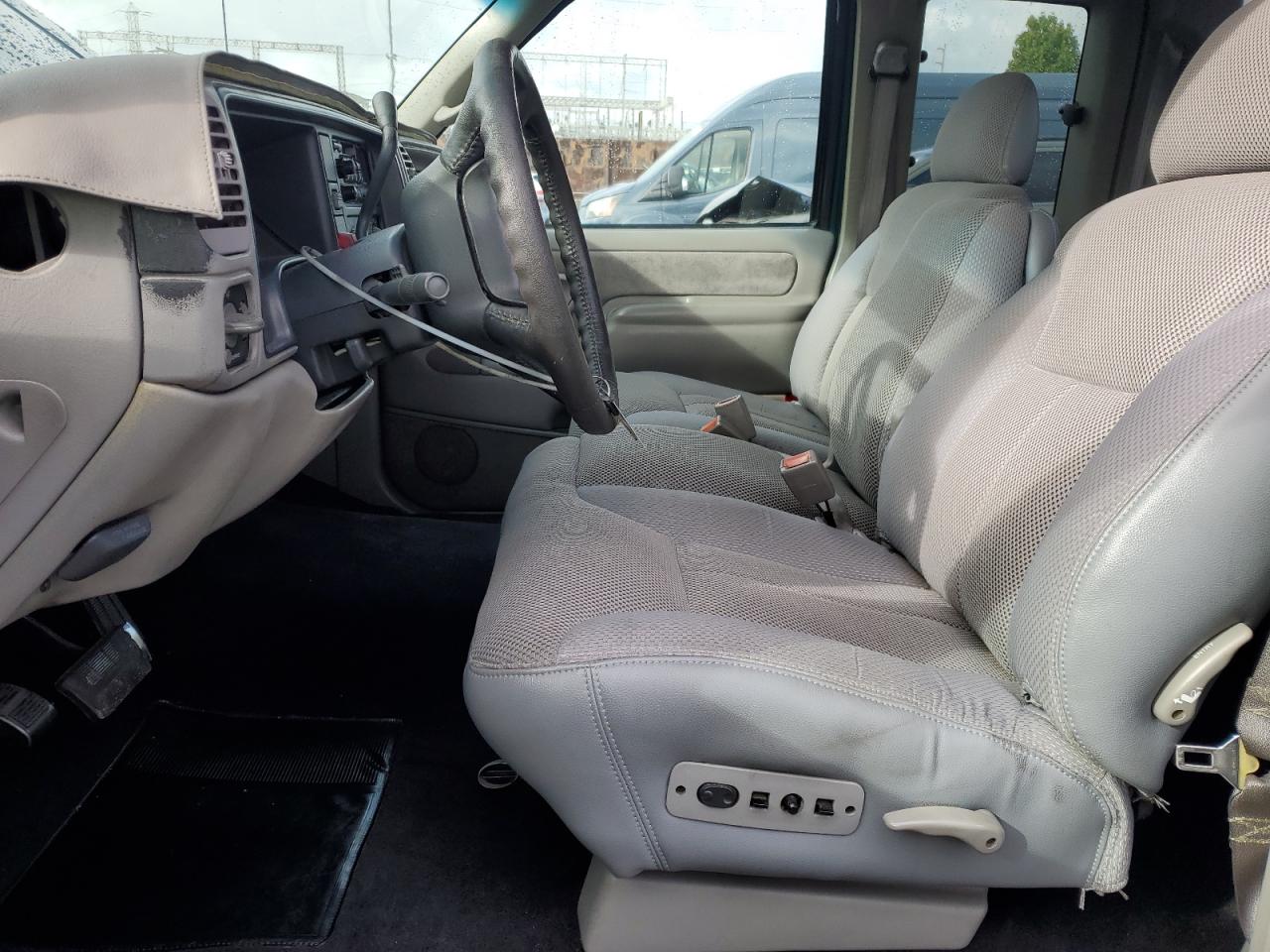 1998 GMC Sierra C1500 VIN: 2GTEC19M2W1531898 Lot: 92441005