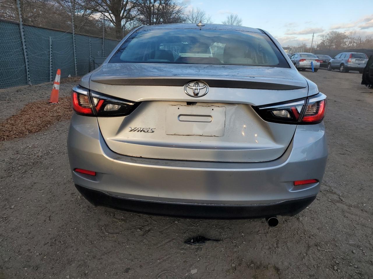 2020 Toyota Yaris L VIN: 3MYDLBYV5LY715758 Lot: 92502715