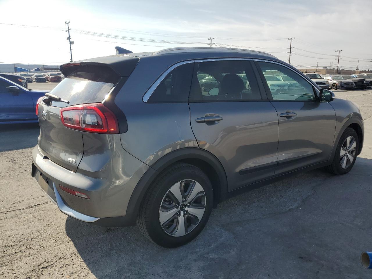 2018 Kia Niro Ex VIN: KNDCC3LC3J5143413 Lot: 90940935