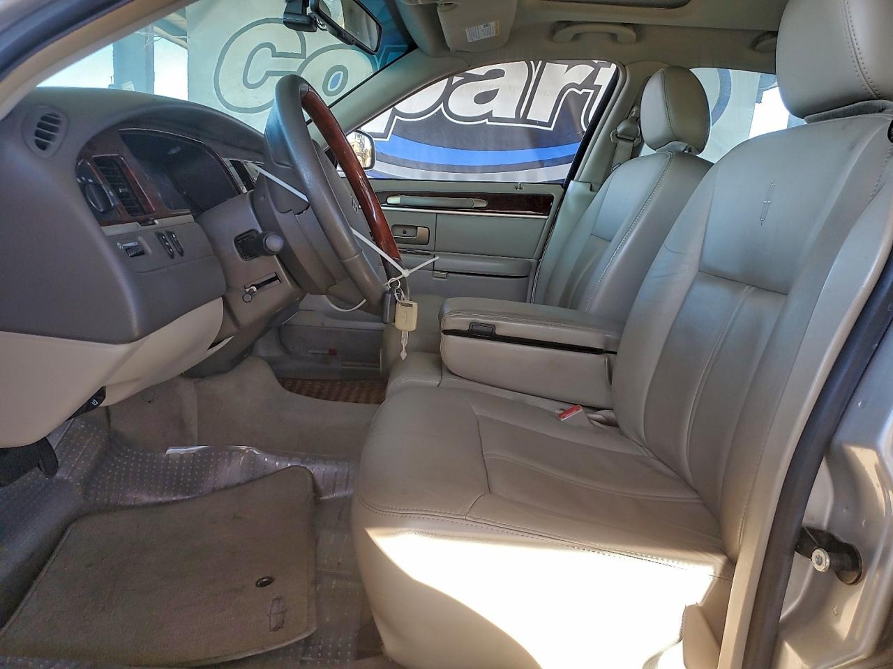 2007 Lincoln Town Car Signature Limited VIN: 1LNHM82V57Y639691 Lot: 94415275