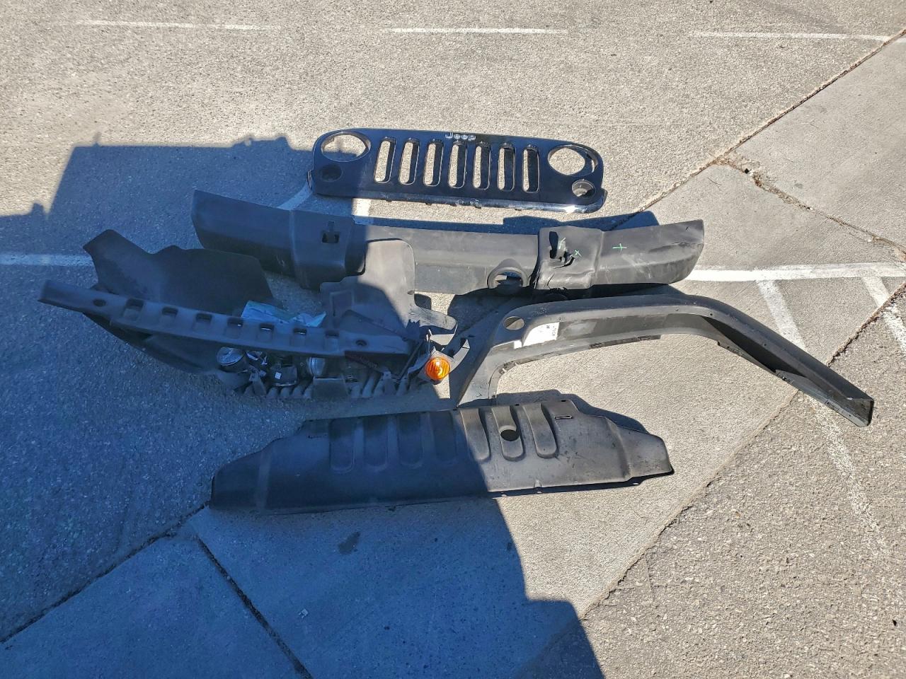 2014 Jeep Wrangler Unlimited Sport VIN: 1C4BJWDG0EL277074 Lot: 94294435