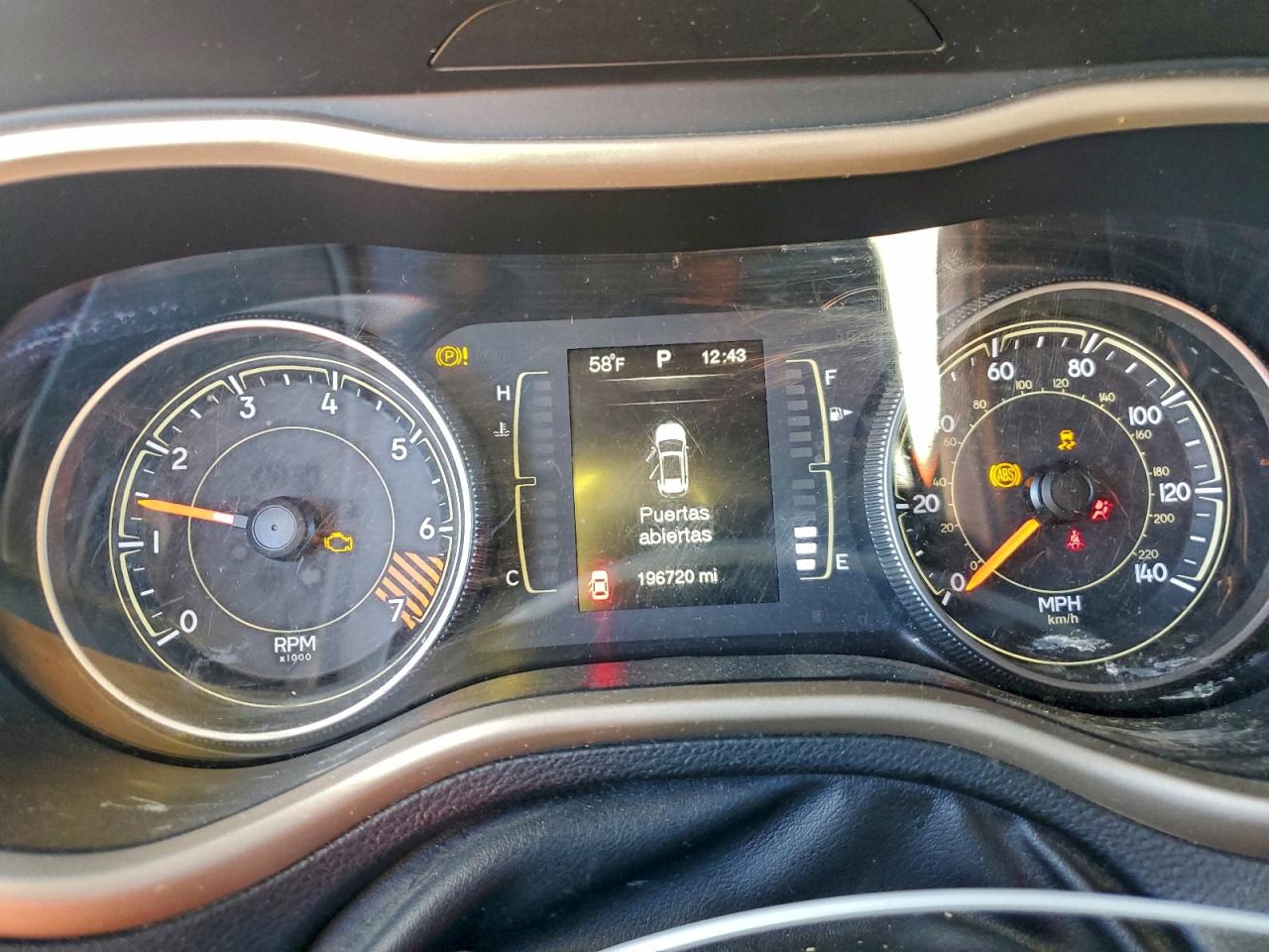 2015 Jeep Cherokee Latitude VIN: 1C4PJLCB8FW683310 Lot: 94810485