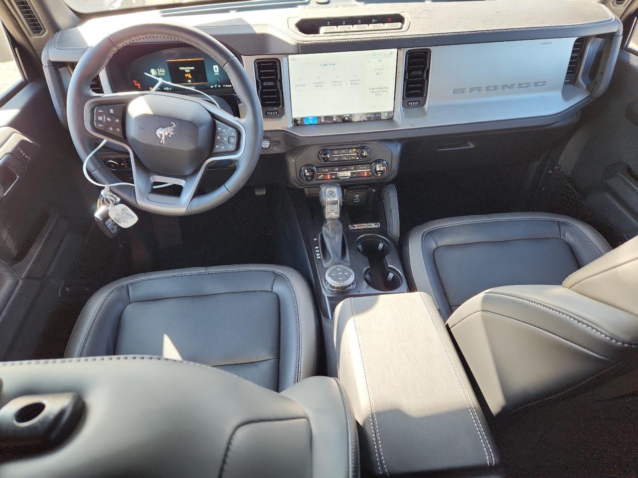 2025 Ford Bronco Outer Banks VIN: 1FMEE8BP6SLA98139 Lot: 92017075