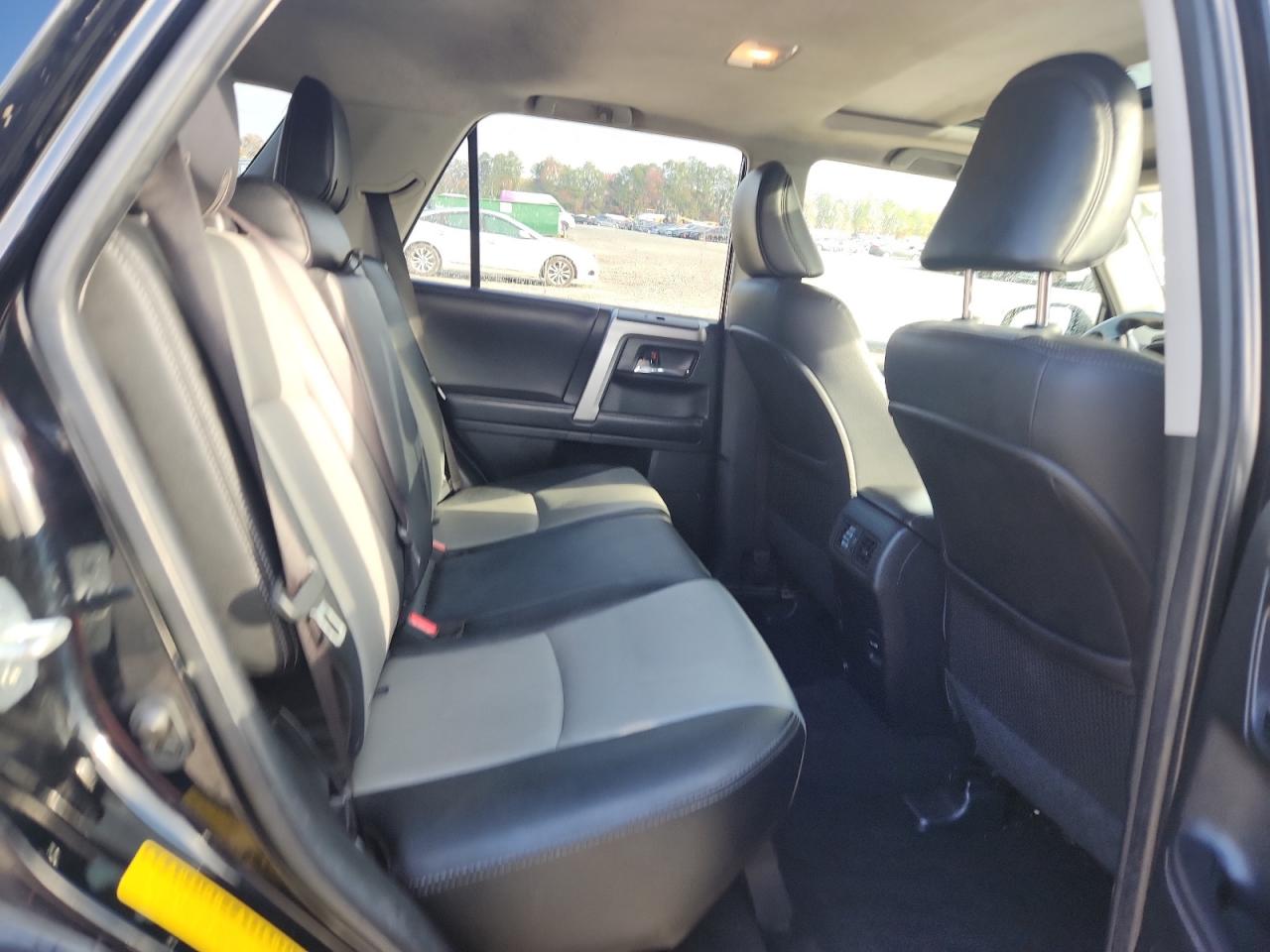 2018 Toyota 4Runner Sr5/Sr5 Premium VIN: JTEBU5JR4J5489820 Lot: 91209905