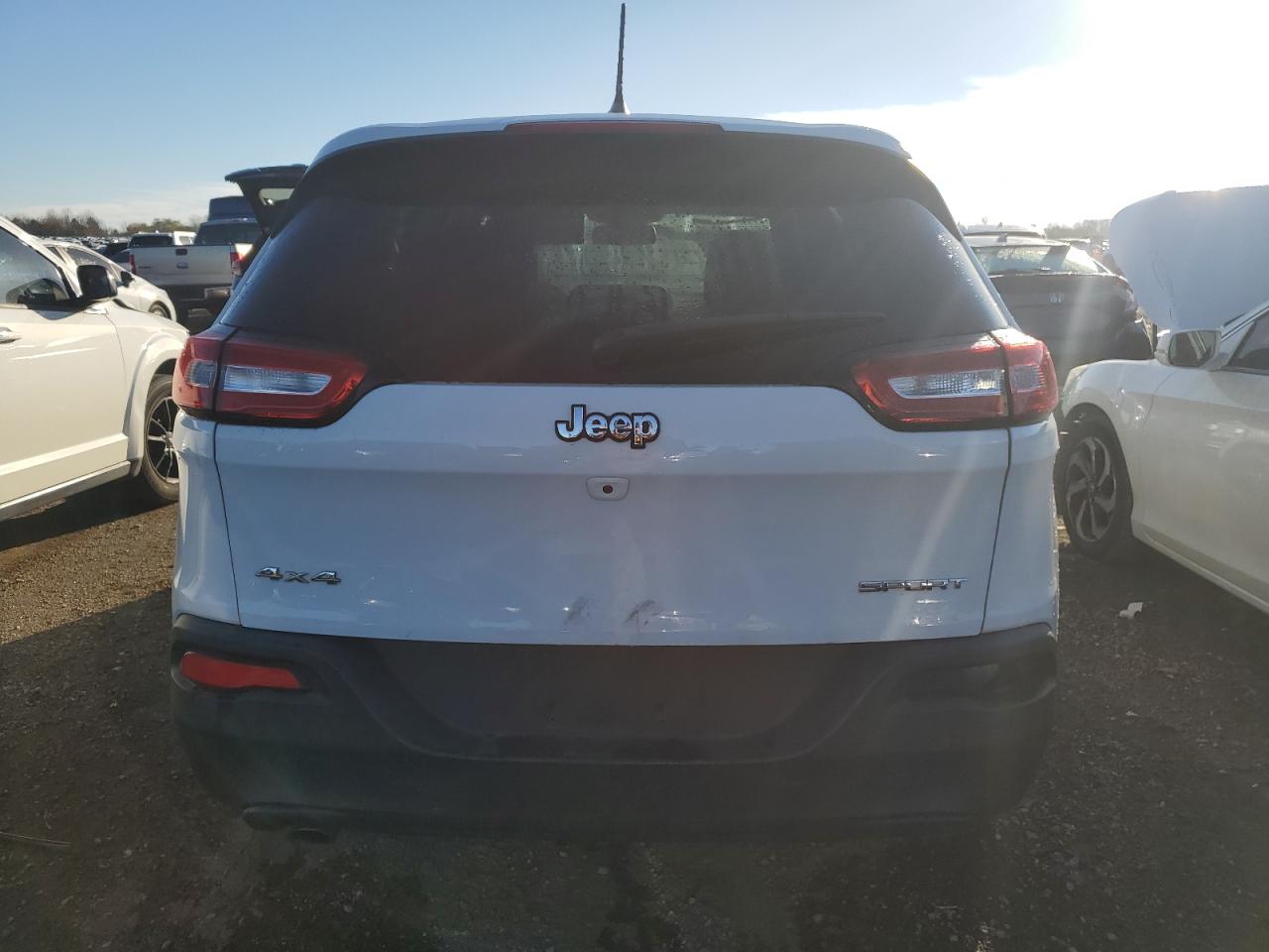 2015 Jeep Cherokee Sport VIN: 1C4PJMAB2FW716150 Lot: 90719445