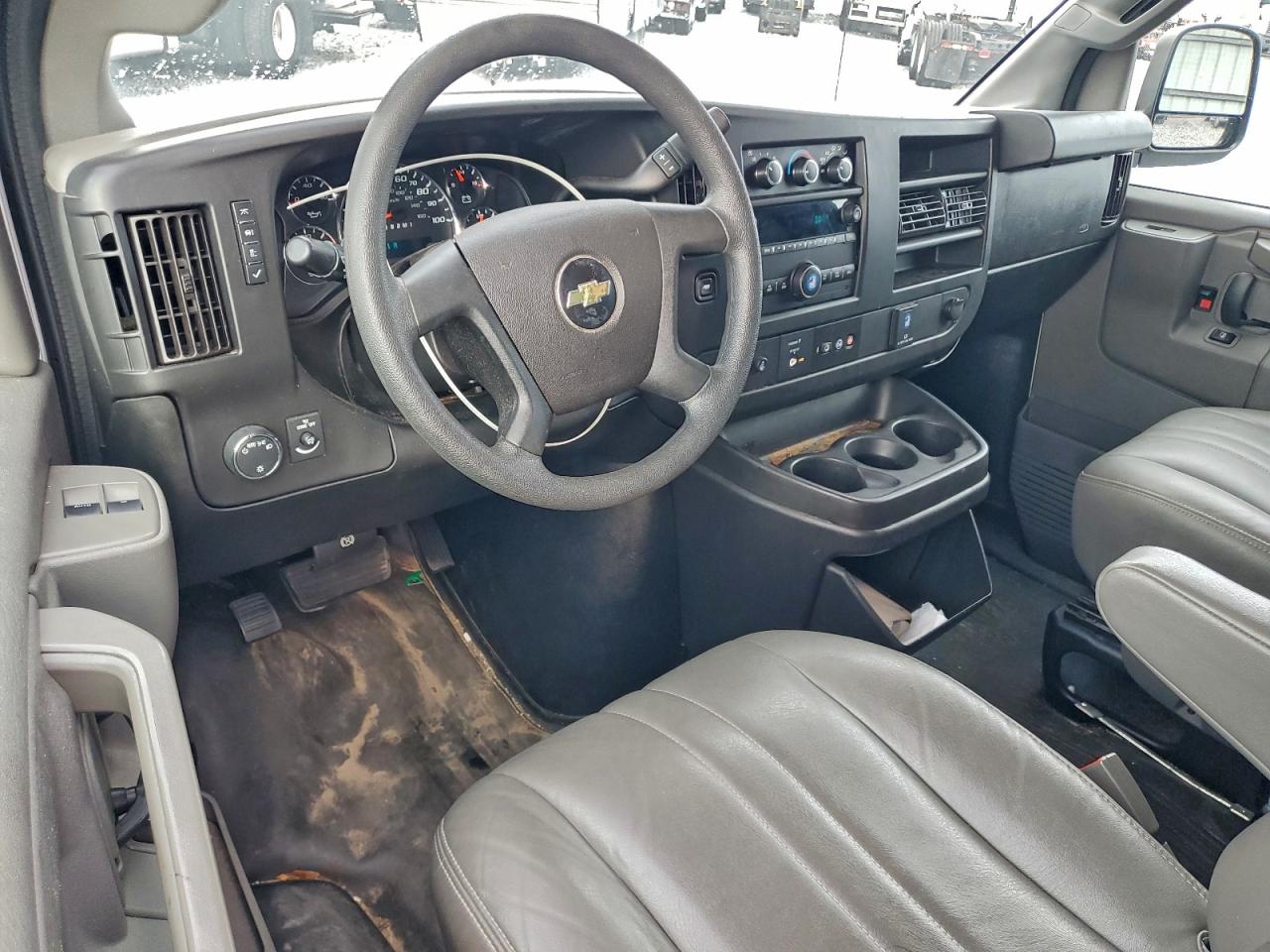 2020 Chevrolet Express G2500 VIN: 1GCWGAFP7L1126421 Lot: 93704215