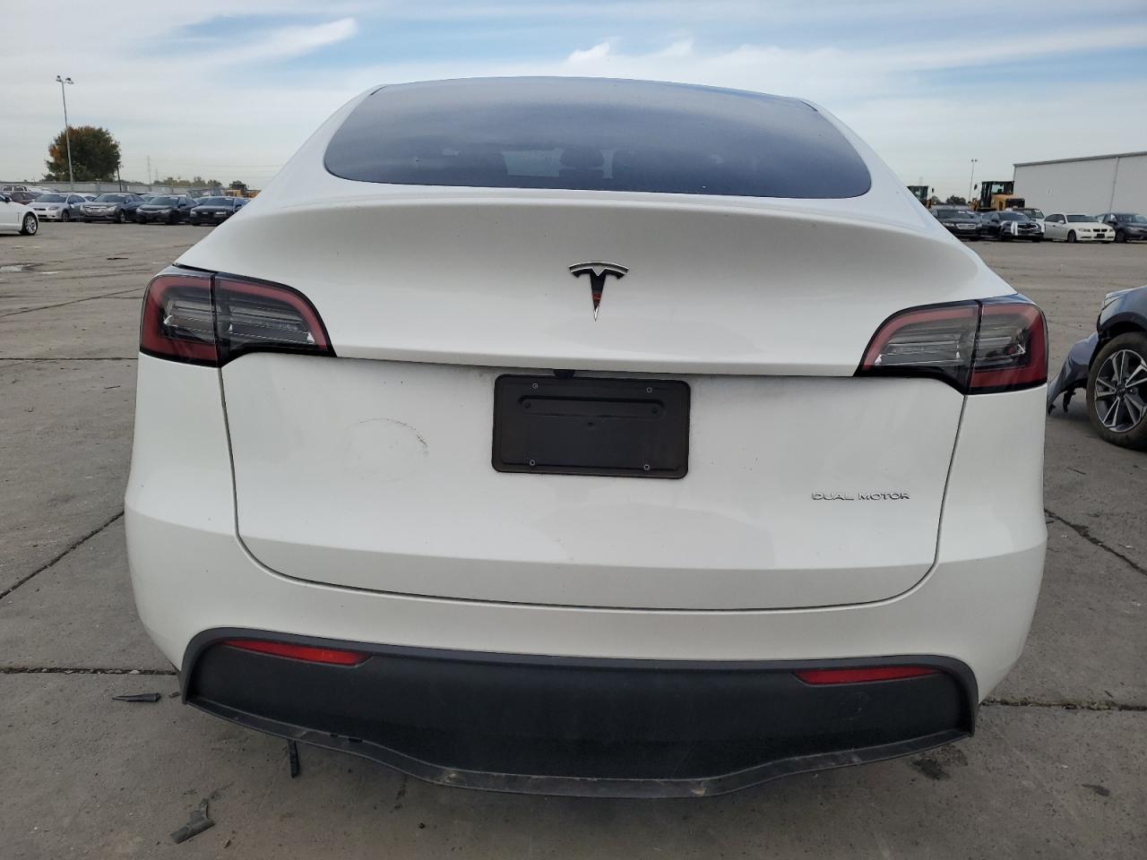 2023 Tesla Model Y VIN: 7SAYGDEEXPF816853 Lot: 92314785