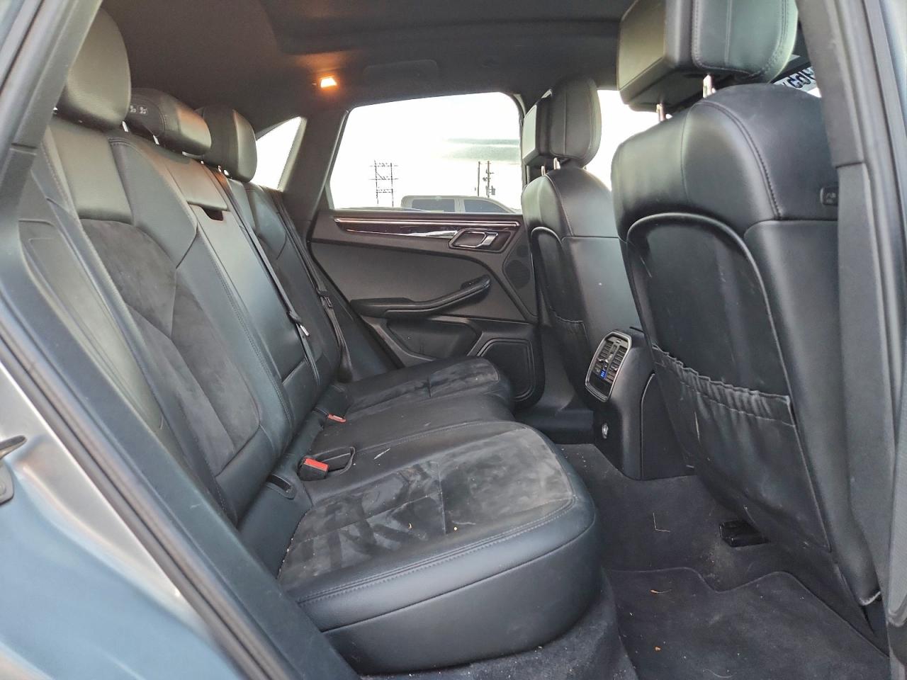 2016 Porsche Macan S VIN: WP1AB2A54GLB47675 Lot: 93649965