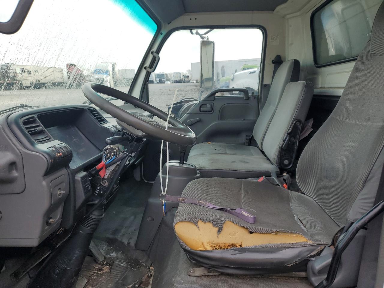 2002 Isuzu Nqr Box Truck VIN: JALE5B14527901572 Lot: 92935855