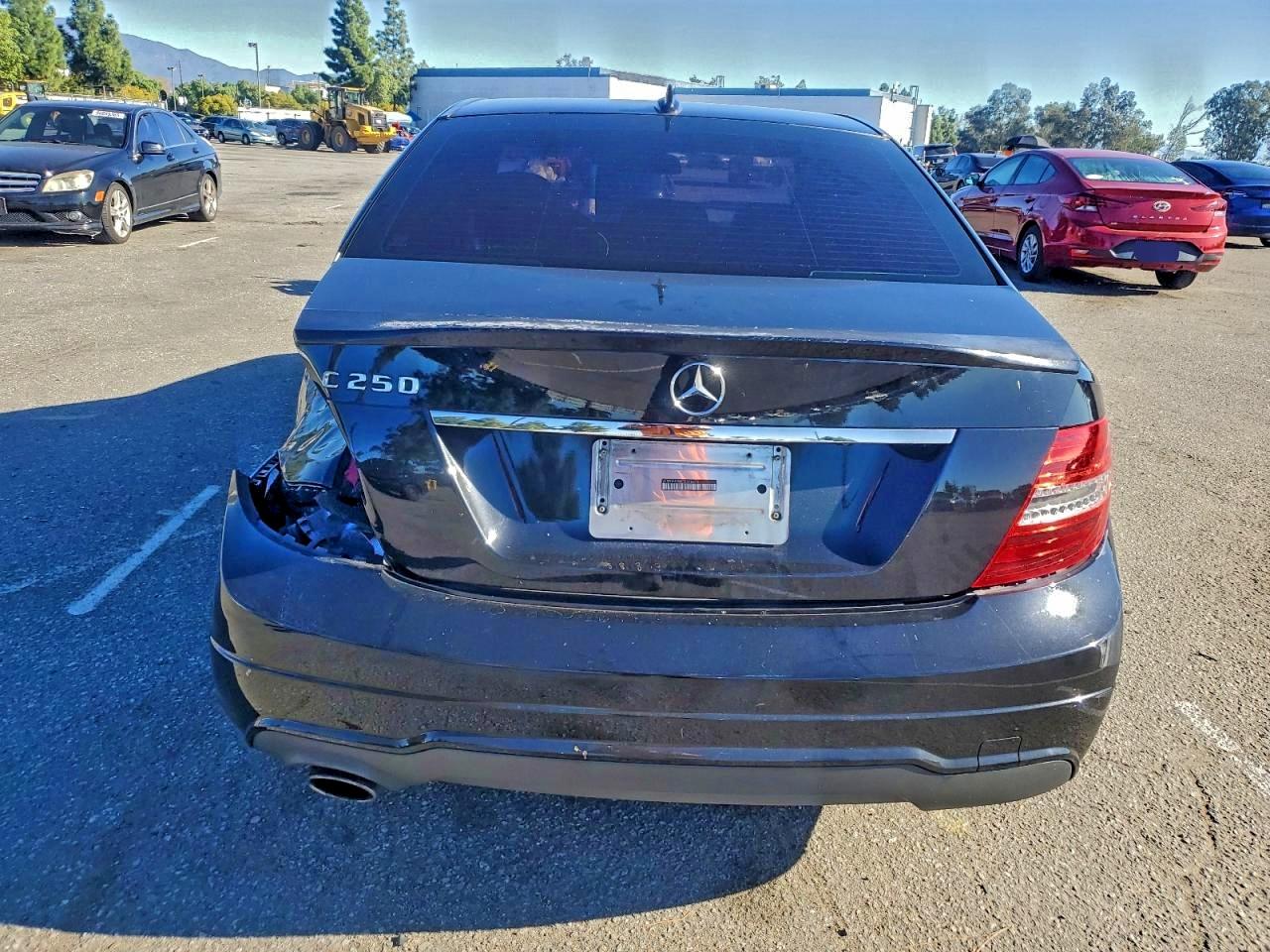 2014 Mercedes-Benz C 250 VIN: WDDGF4HB4ER316679 Lot: 94081305